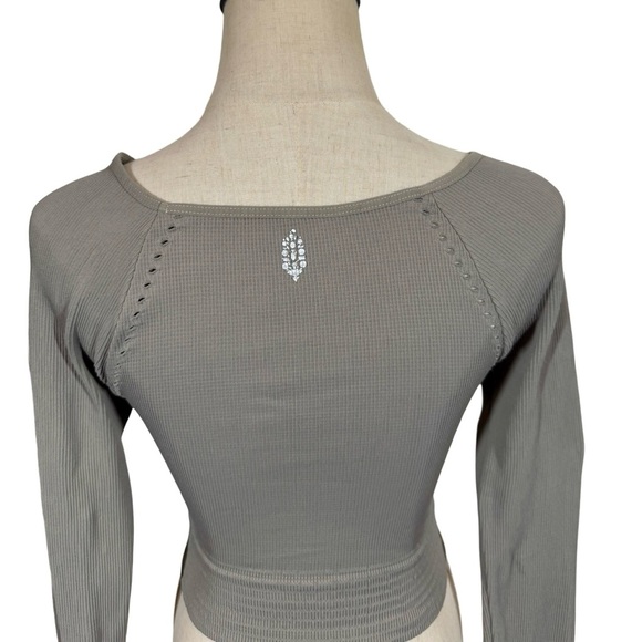 Free People FP Movement Cut It Out Long Sleeved Top in Desert Taupe XS/S - Picture 8 of 9